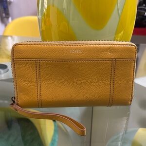 FOSSIL Jori Leather RFID Wallet Wristlet Clutch Billfold Yellow Mustard